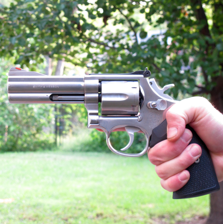 RG101: Revolver Grasp, or How to Hold a Revolver – RevolverGuy.Com