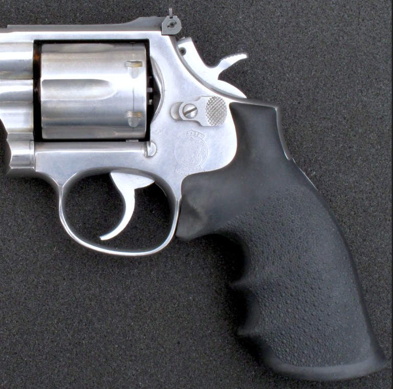 RG101: Revolver Grasp, or How to Hold a Revolver – RevolverGuy.Com